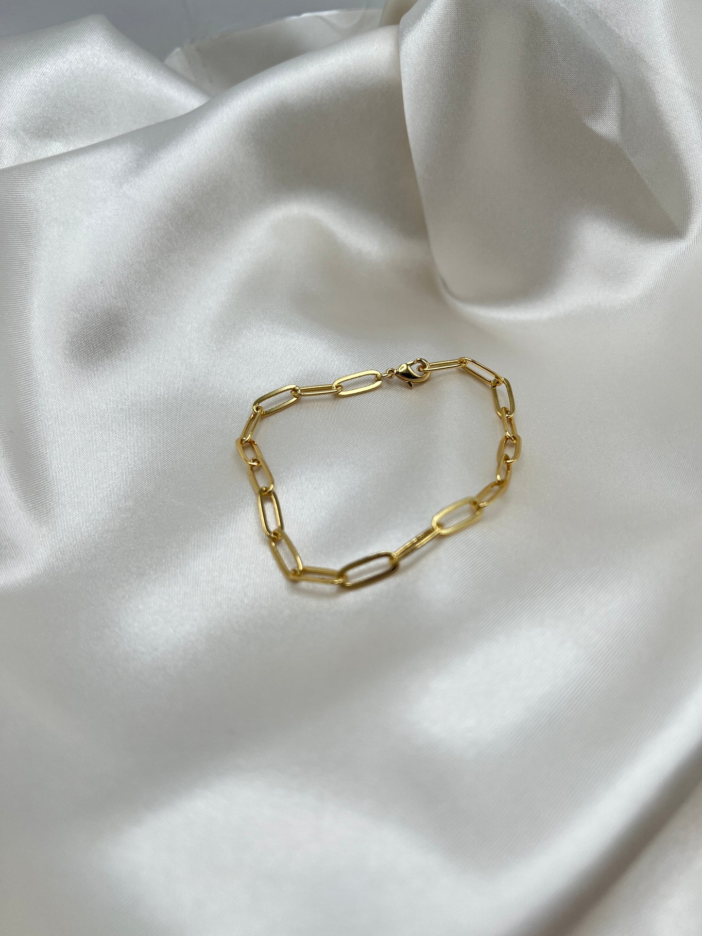 Gold links bracelet