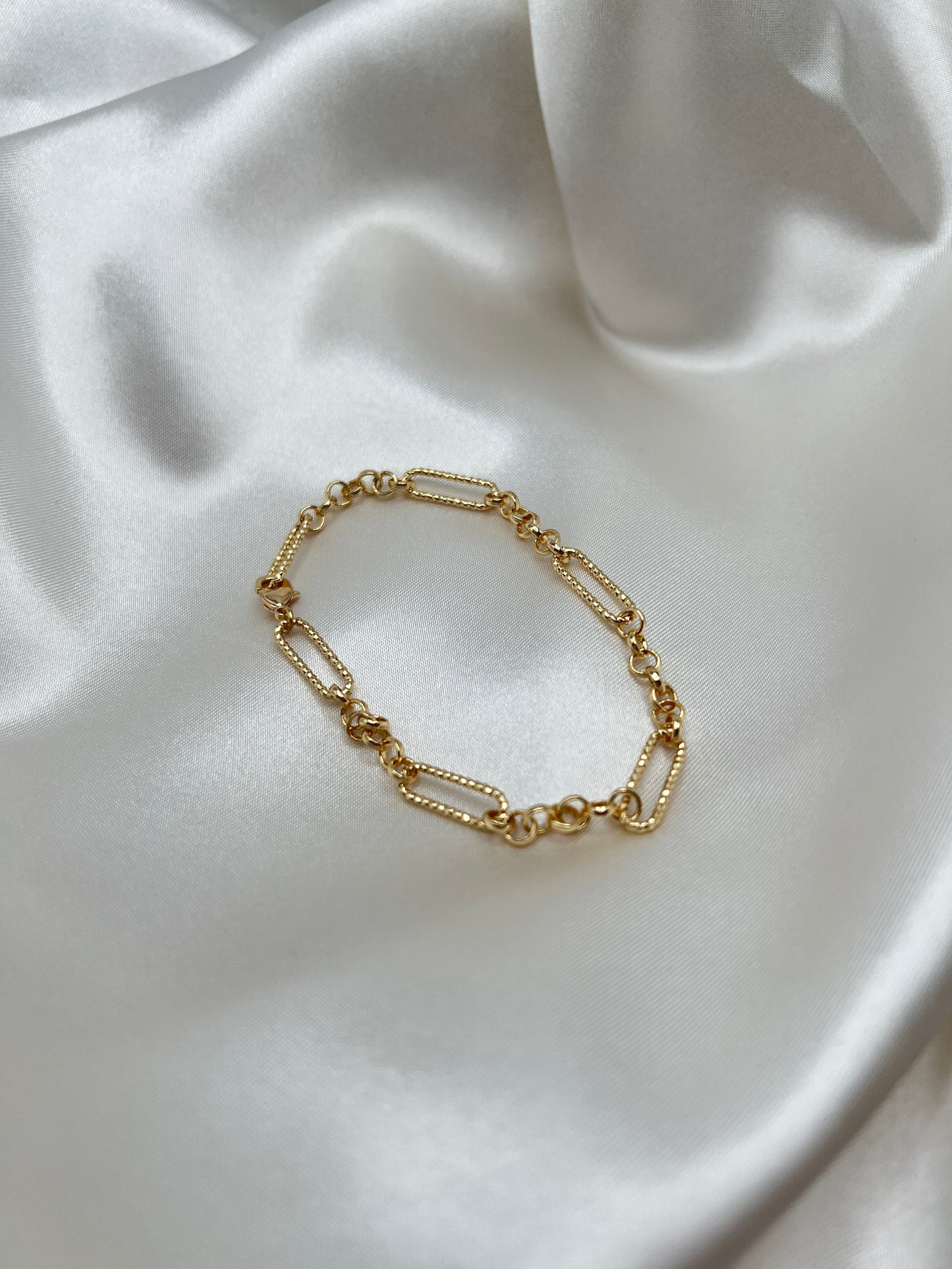 Gold link bracelet 2