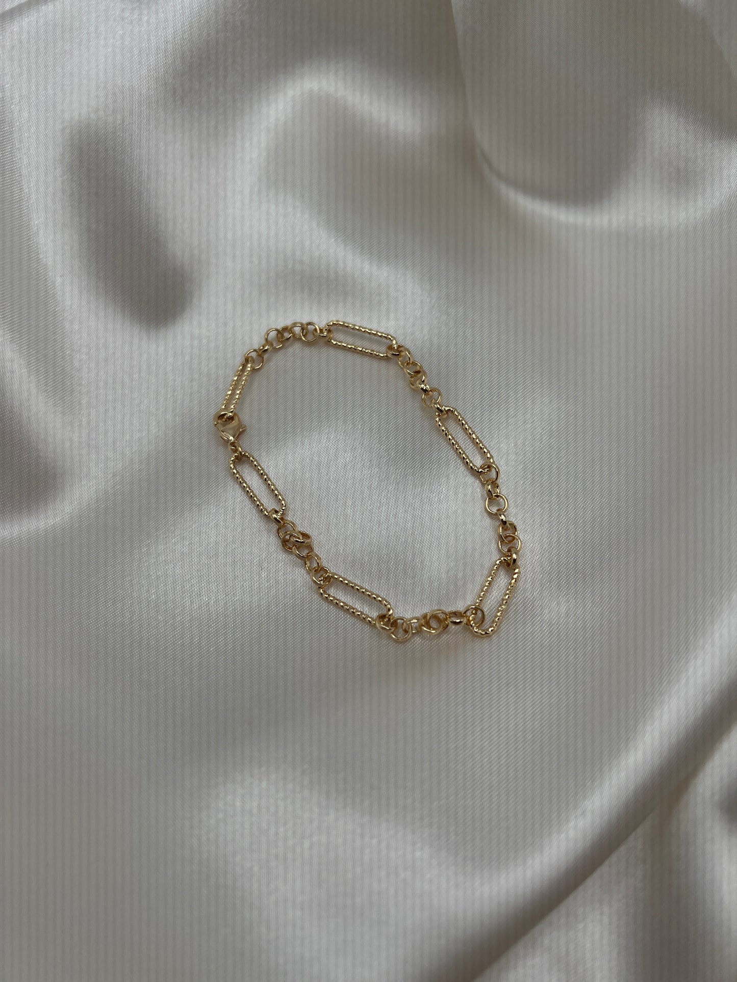 Gold link bracelet 2